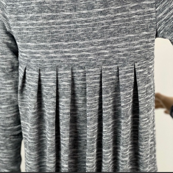 Heathered Gray Ruffle Cardigan - Picture 6 of 7